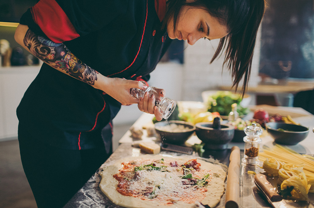 Cada día cocinamos menos, pero lo hacemos con más pasión